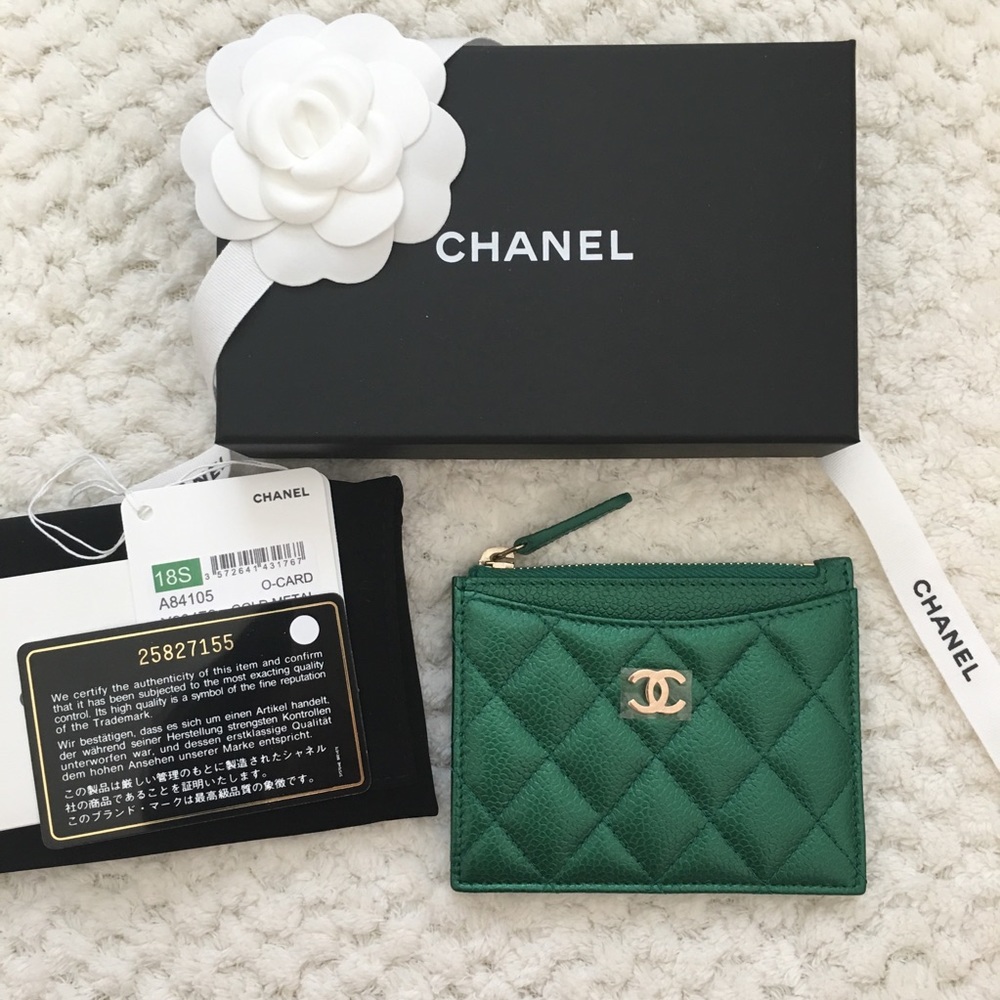 ❌SOLD❌ NWT Chanel Zip Card Holder Green Caviar GHW